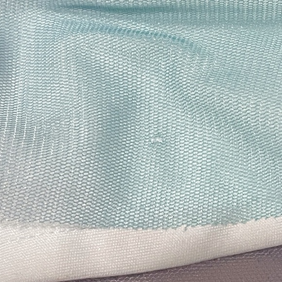 043 H&M Disney Elsa Dress - Picture 3 of 3